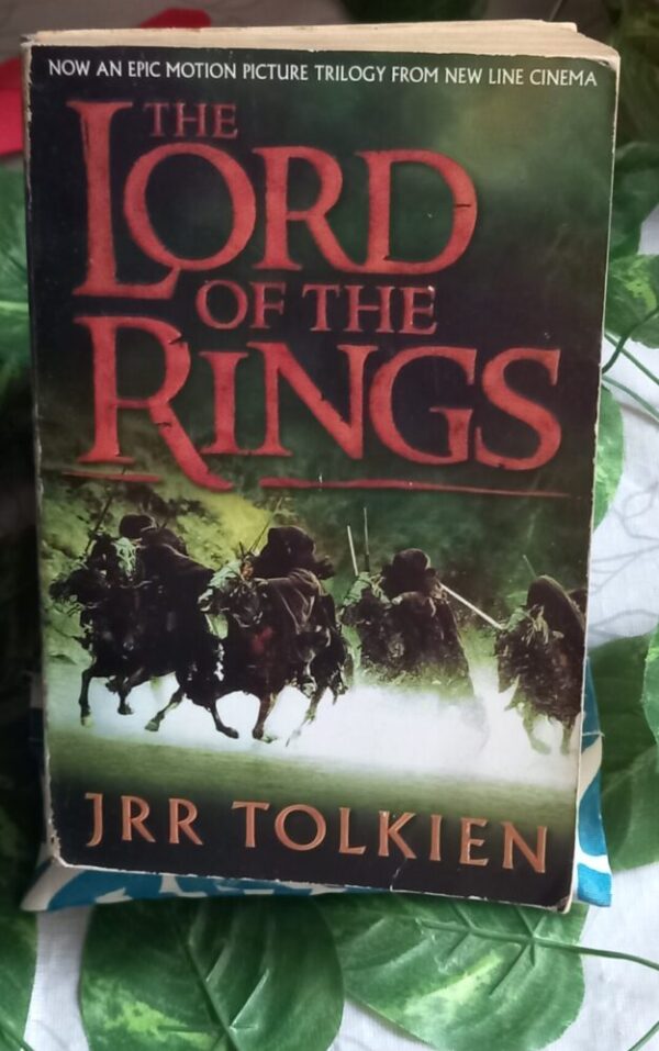 cropped-20260914_163308.jpg The Lord Of The Rings – J.R.R. Tolkien secondhand book