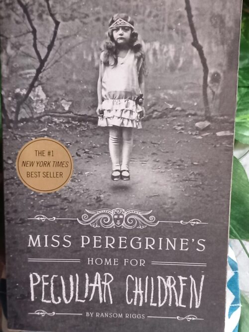 Miss Peregrine’s Home for Peculiar Children – Ransom Riggs secondhand book