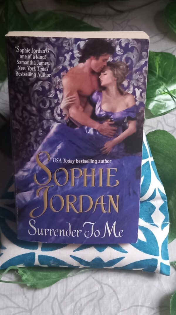 20260930_171914 Surrender to Me – Sophie Jordan secondhand book