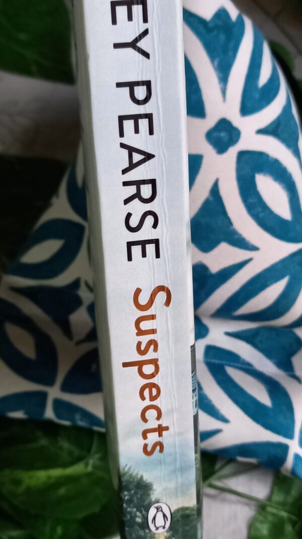 Suspects – Lesley Pearse secondhand book