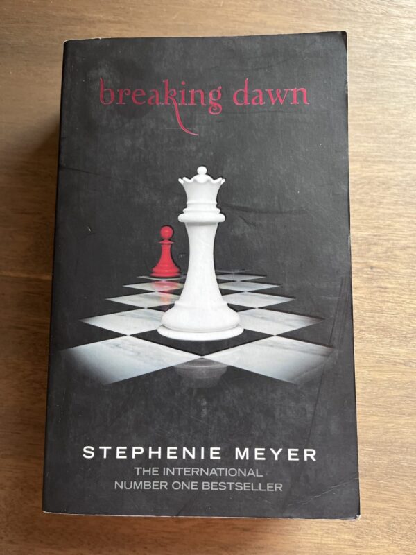 Breaking Dawn – Stephenie Meyer secondhand book