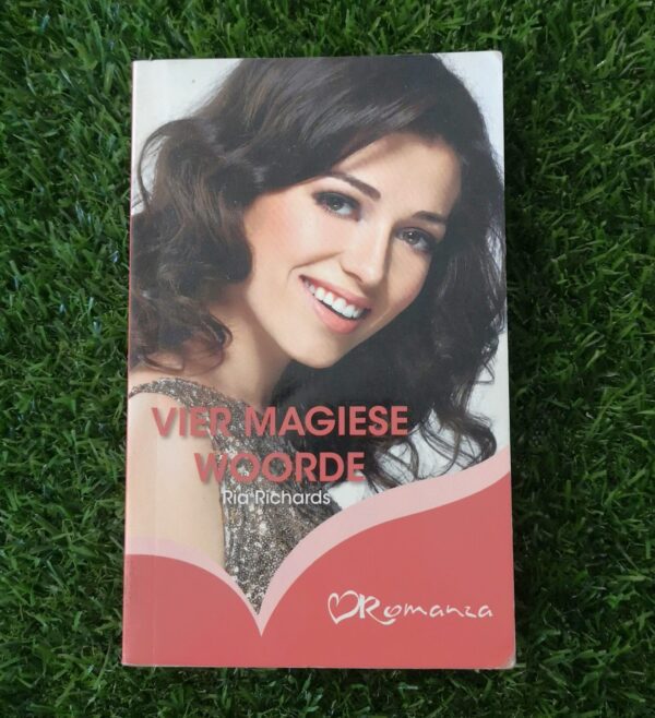 Vier Magiese Woorde – Ria Richards secondhand book