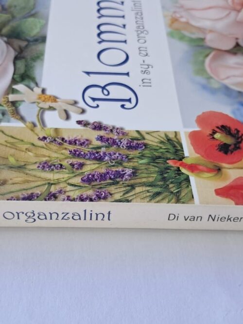 Blomme In Sy- En Organzalint – Di Van Niekerk secondhand book